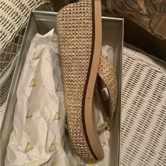 NIB VOLATILE Platform Sandal - Picture 10 of 13